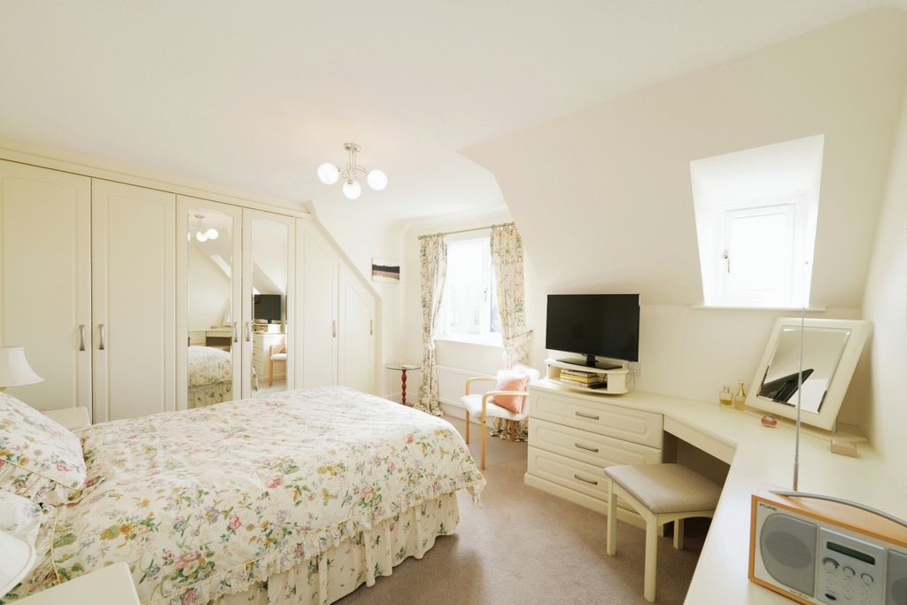 Property photo 3 of 12 Bedroom One