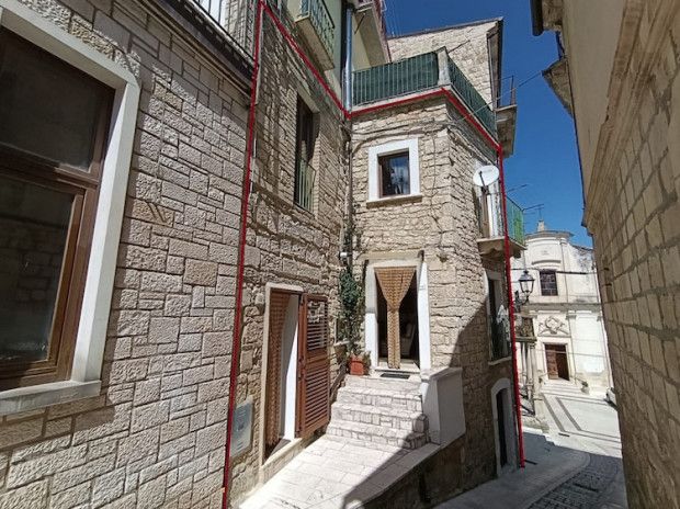 Property photo 1 of 20