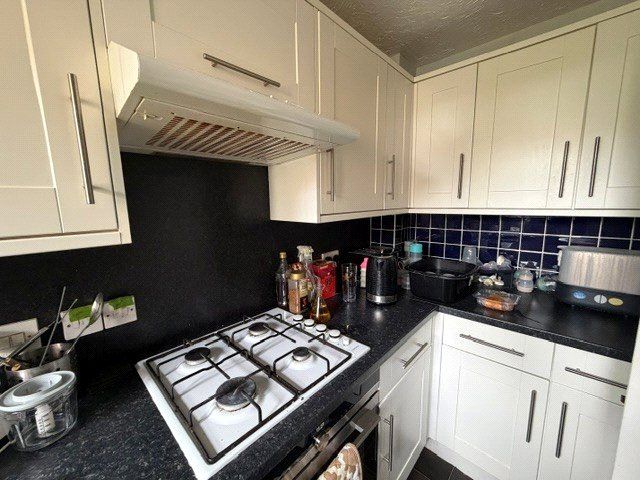 Property photo 2 of 8 Kitchen