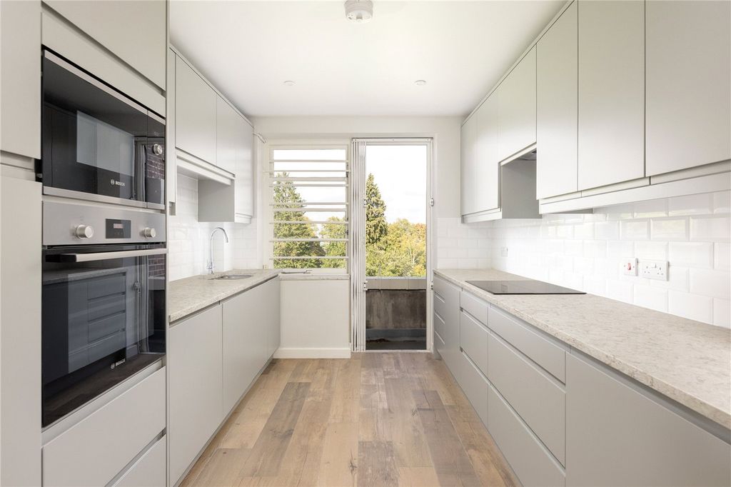 Property photo 1 of 14 Picture No. 09