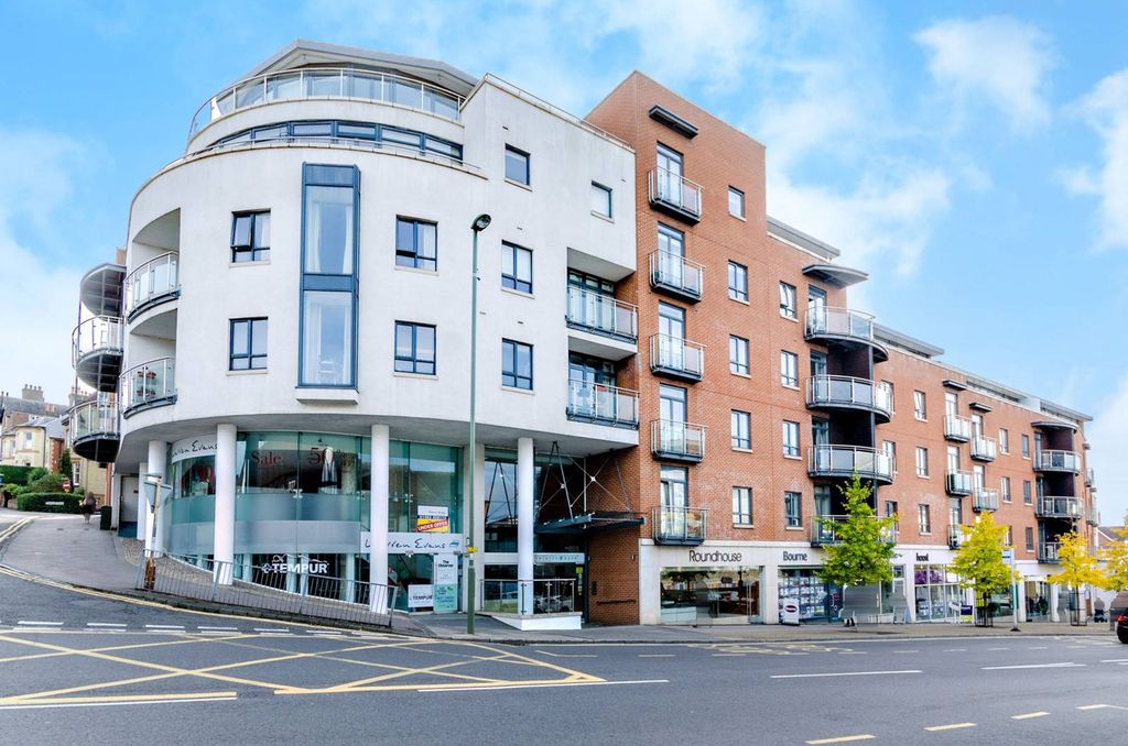 Property photo 2 of 21