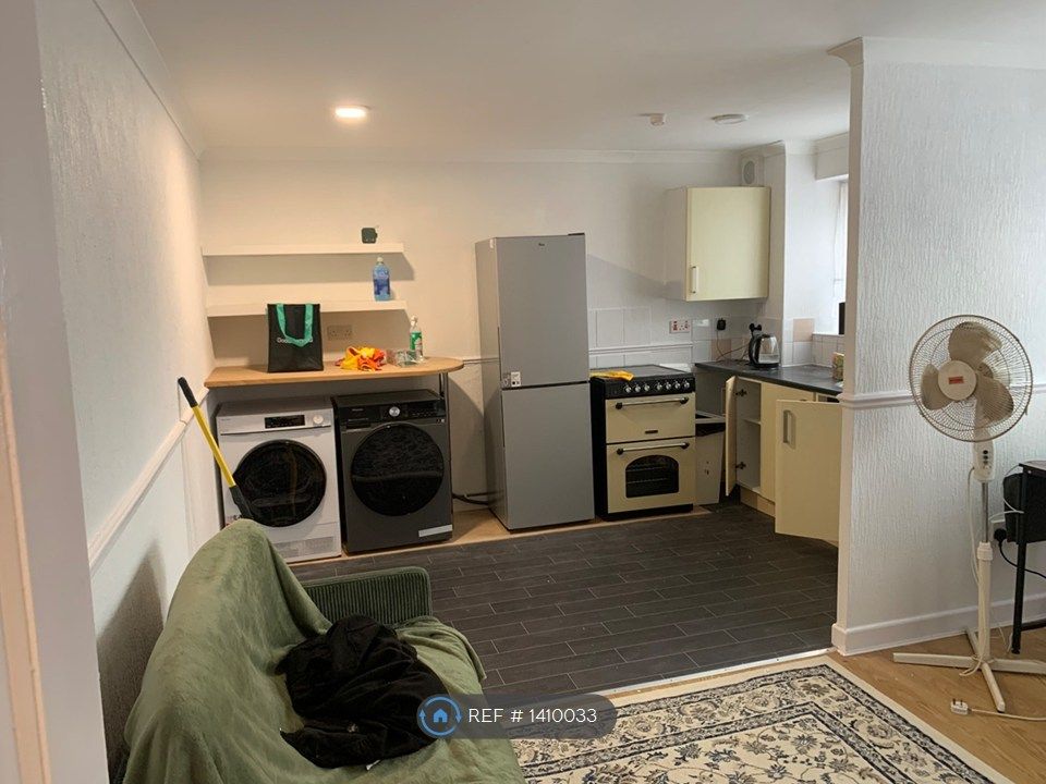 Property photo 3 of 4