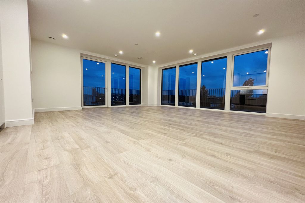 Property photo 1 of 10 Reception