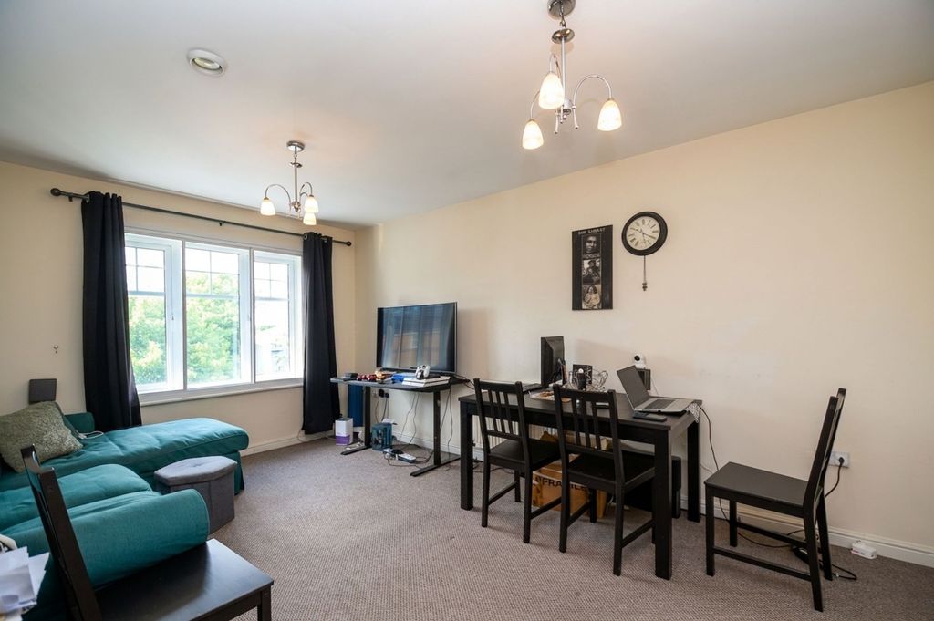 Property photo 2 of 7