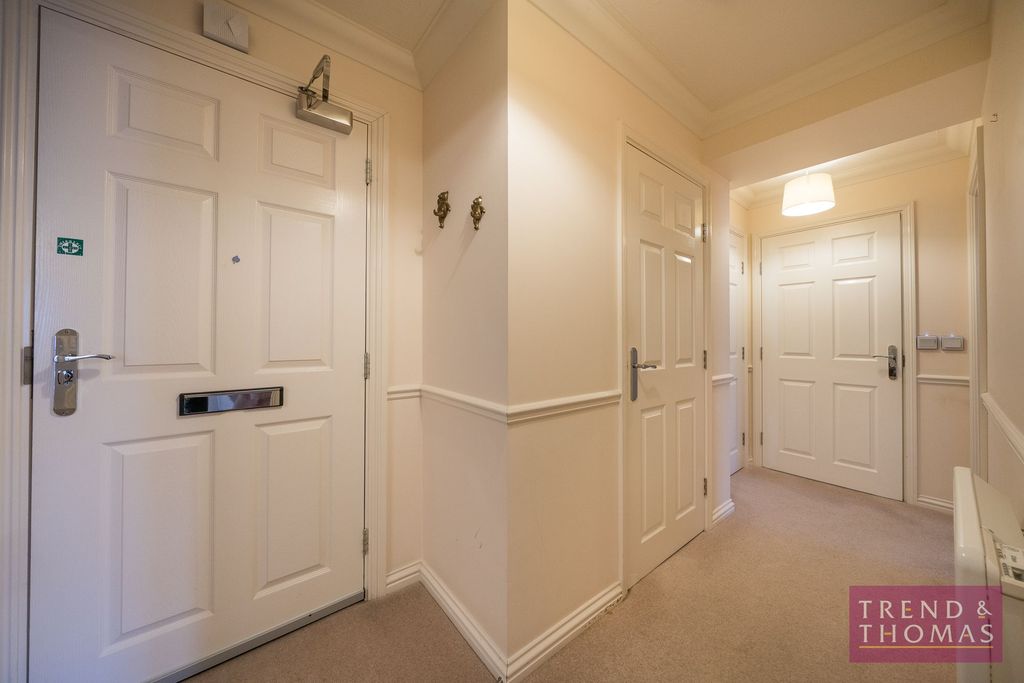 Property photo 3 of 10 Hallway