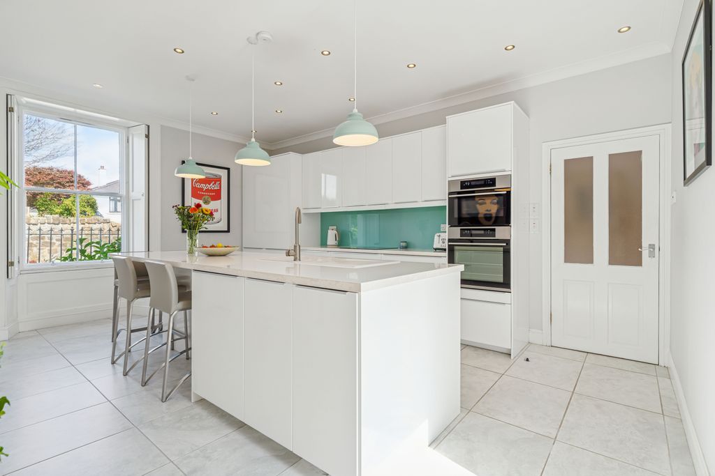 Property photo 2 of 47