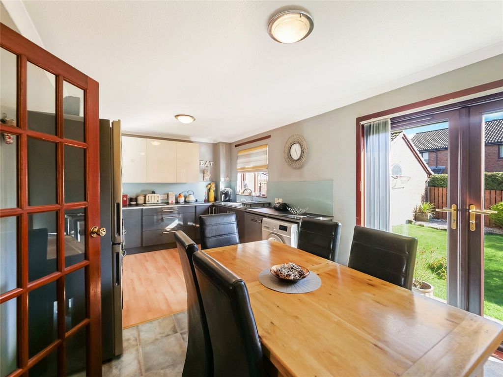 Property photo 3 of 26 Kitchen/Dining