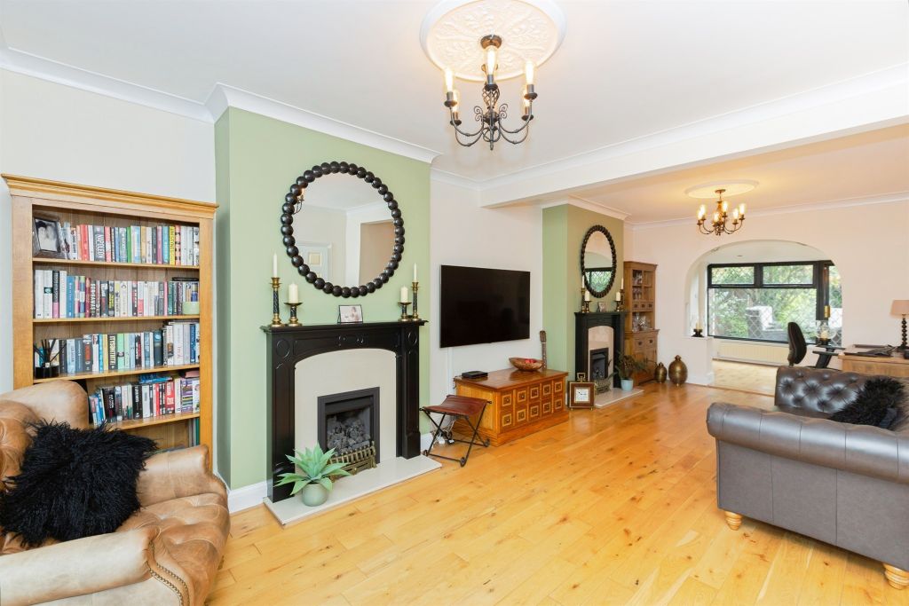 Property photo 2 of 26