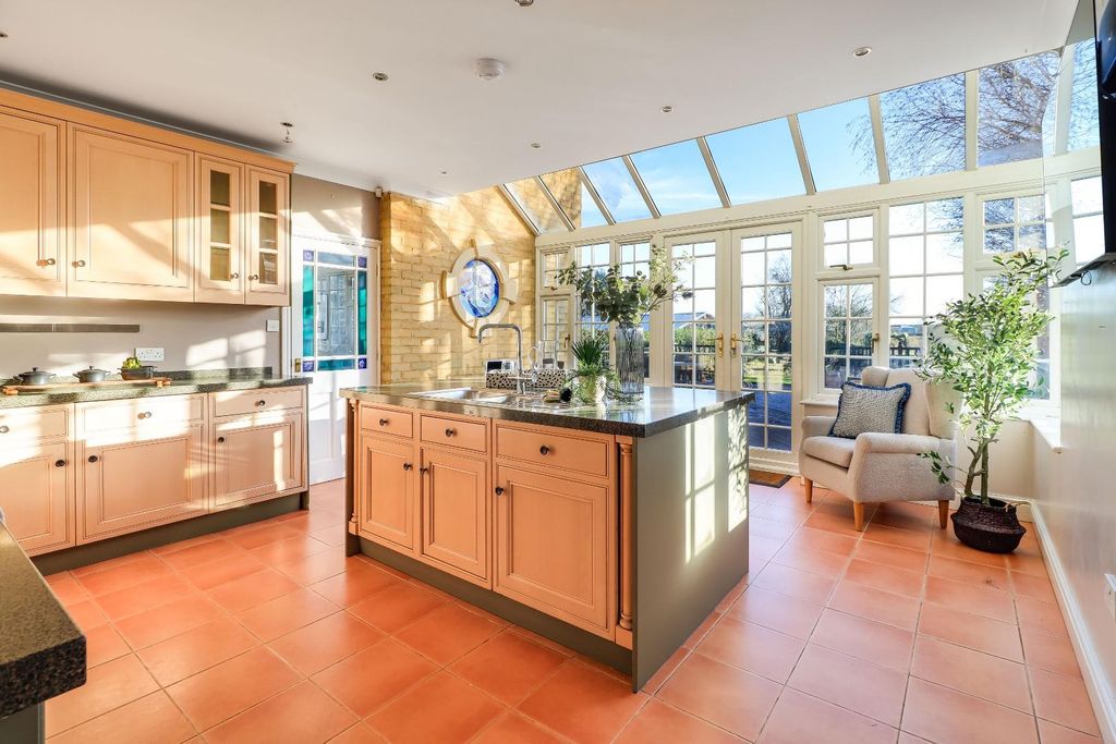 Property photo 2 of 40 Img (38).Jpg