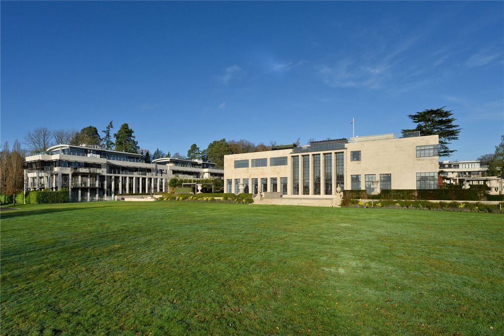 Property photo 1 of 18 Front Exterior