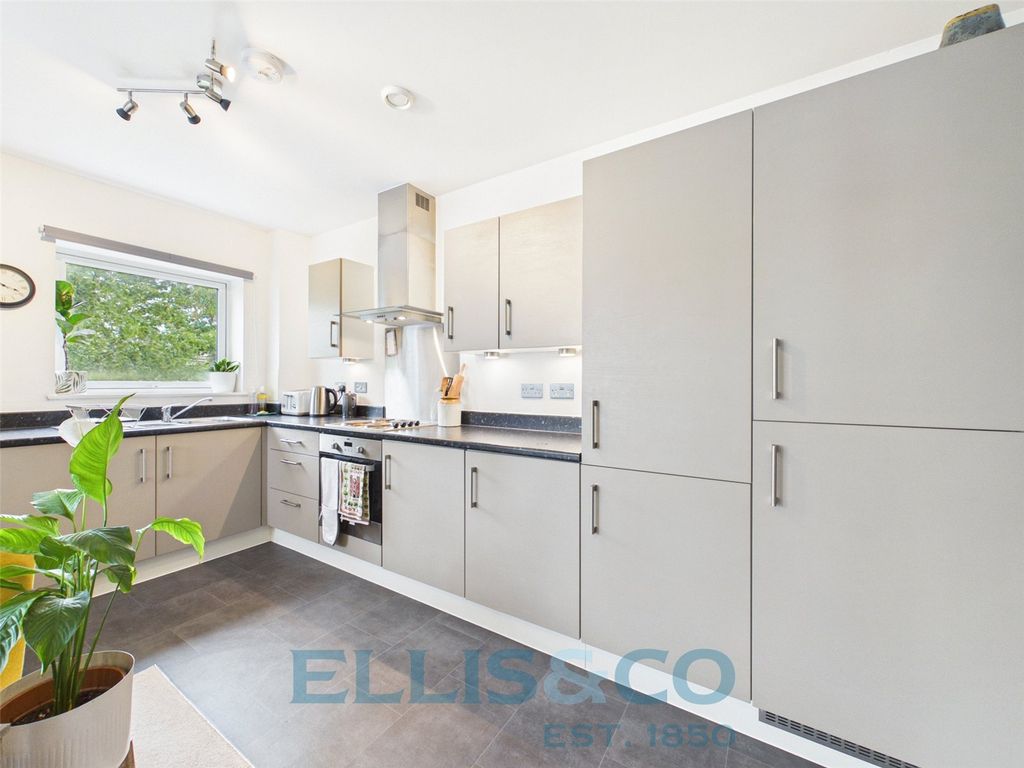 Property photo 2 of 10 Picture No. 05