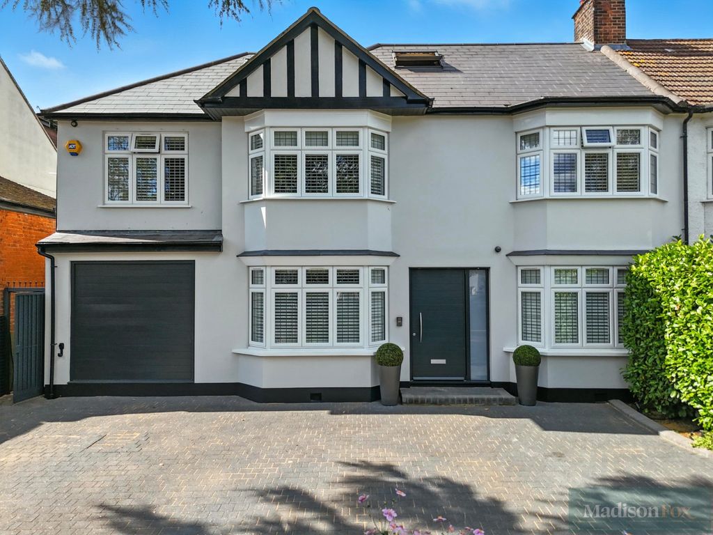 Property photo 1 of 66 Picture No. 83