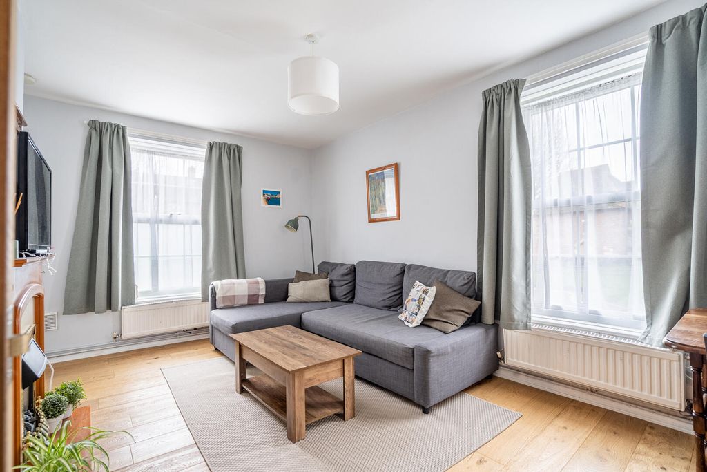 Property photo 2 of 11 Living Room