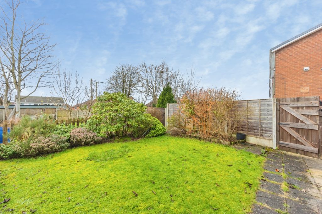 Property photo 2 of 15 Garden