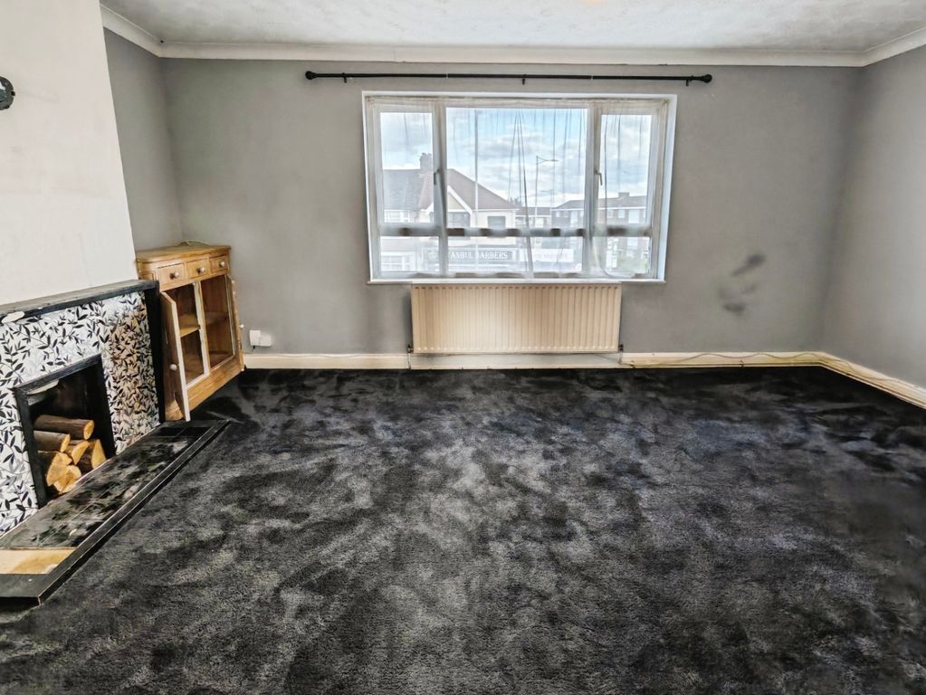 Property photo 3 of 11 5107983