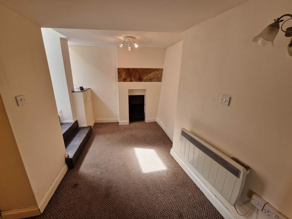 Property photo 3 of 11 Dining Area