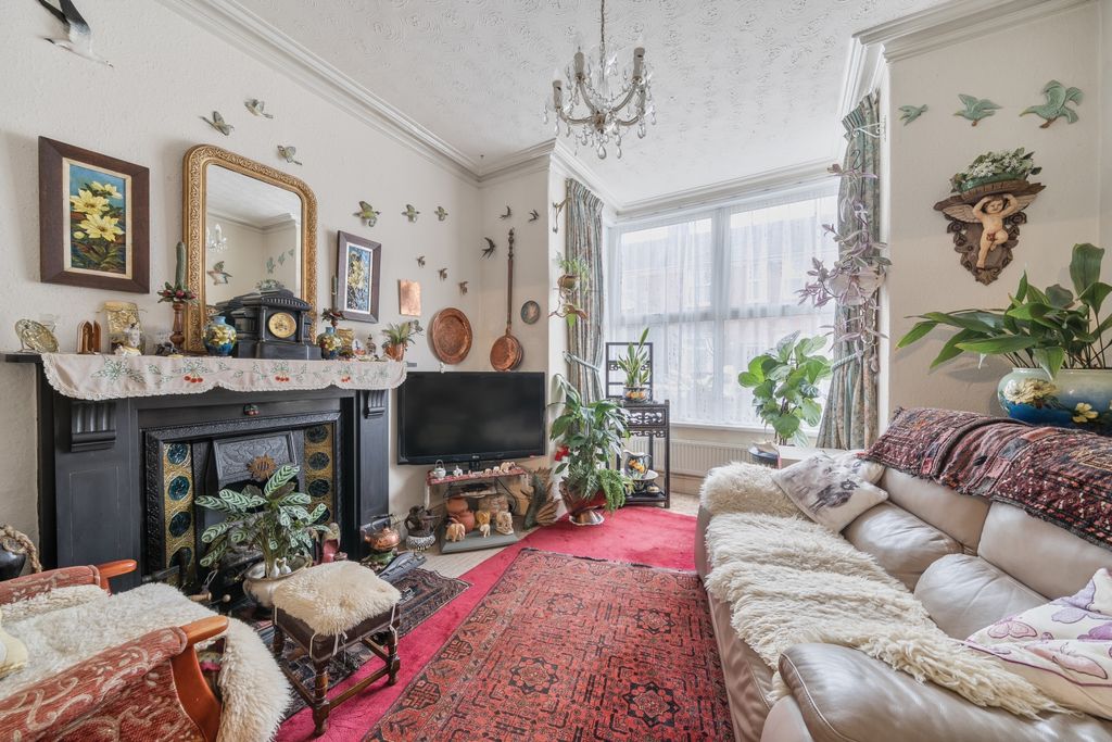 Property photo 3 of 19 1417692-14-699c57375Edd7