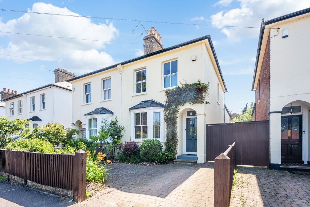 Property photo 1 of 19 Grove Road