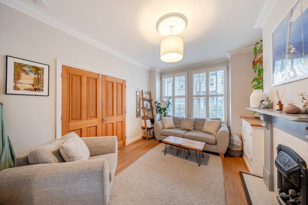 Property photo 3 of 23 Picture No. 17