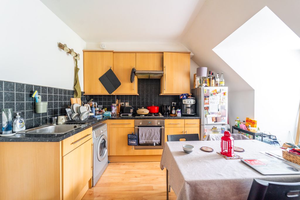 Property photo 3 of 8 Mba06767-Edit