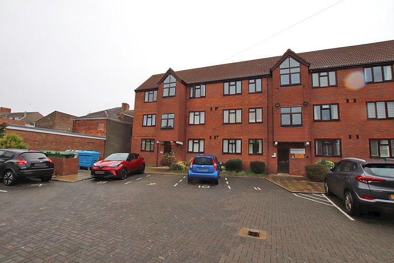 Property photo 1 of 12 Photo 5