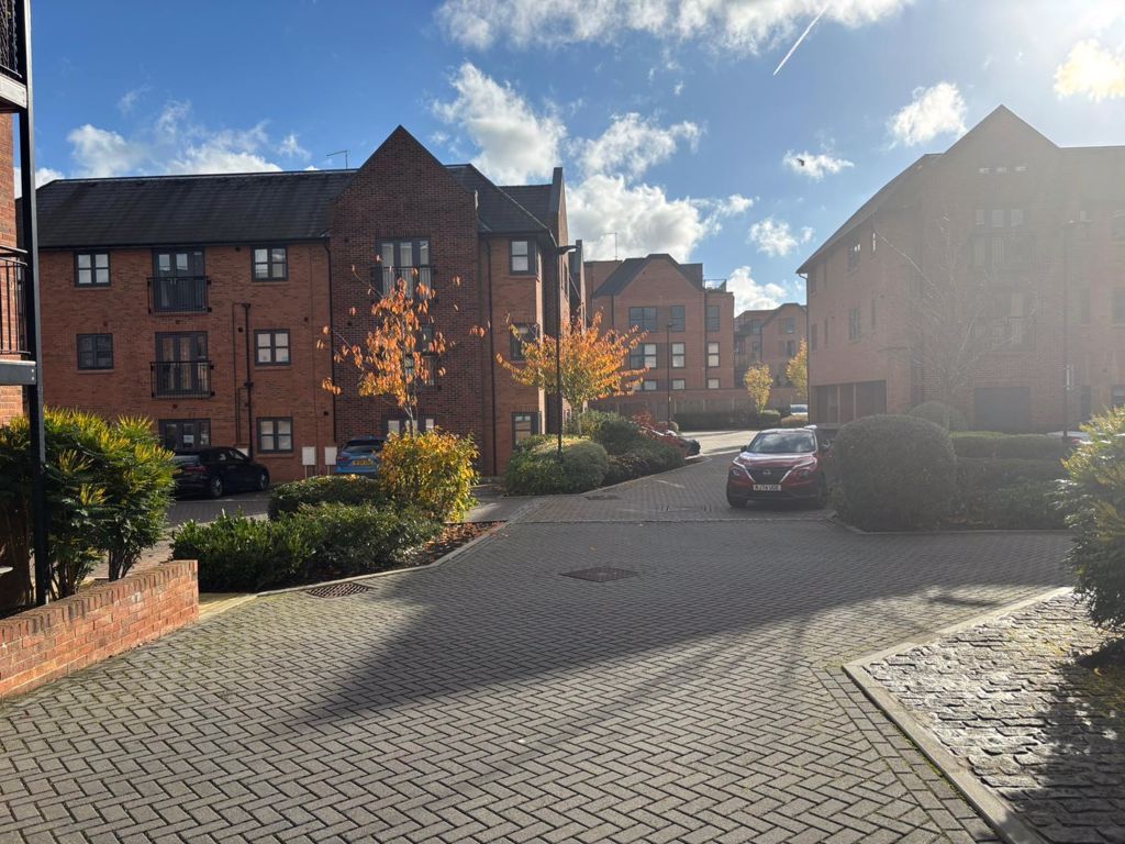 Property photo 1 of 8 Photo 8