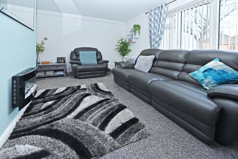 Property photo 2 of 26 Lounge