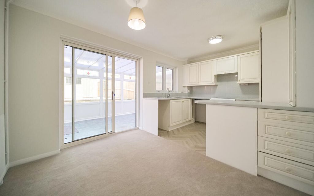 Property photo 2 of 12 P1070270.Jpg