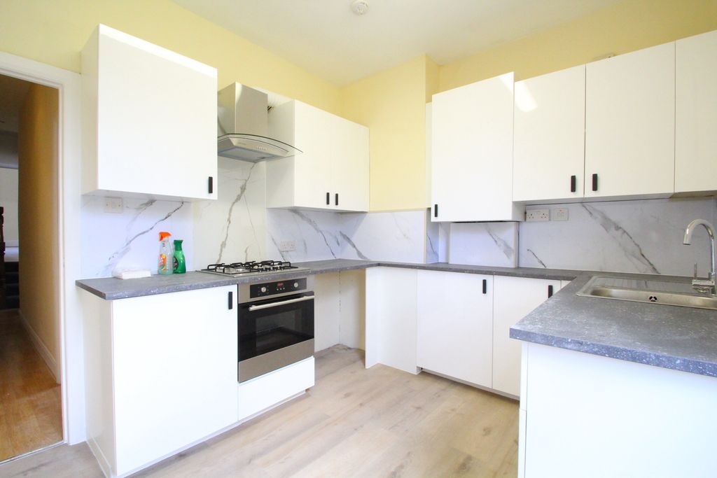 Property photo 2 of 11 Img_2563