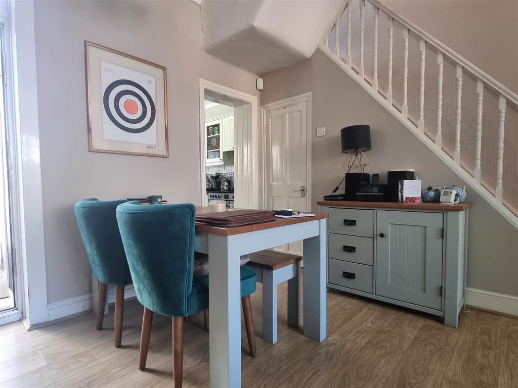 Property photo 3 of 13 Diner.Jpg