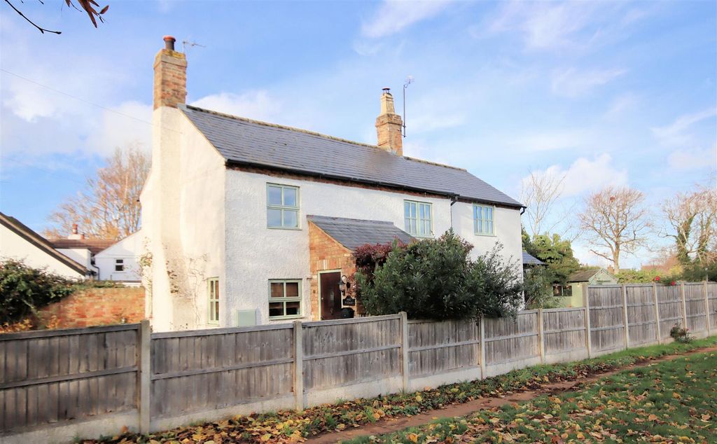 Property photo 1 of 33 21Lutonrdtoddington-H1.Jpg