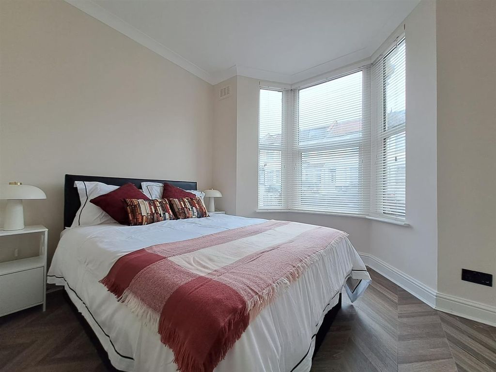 Property photo 2 of 7 835Qk7Furu-Qrwiu-Xecyq.Jpg