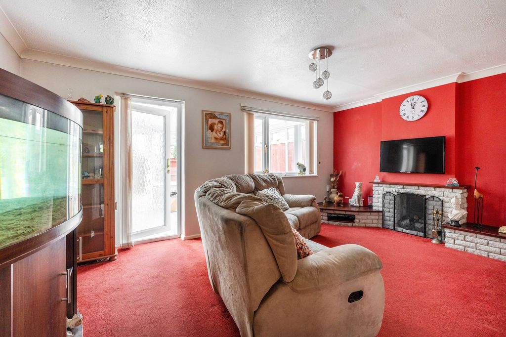 Property photo 3 of 17