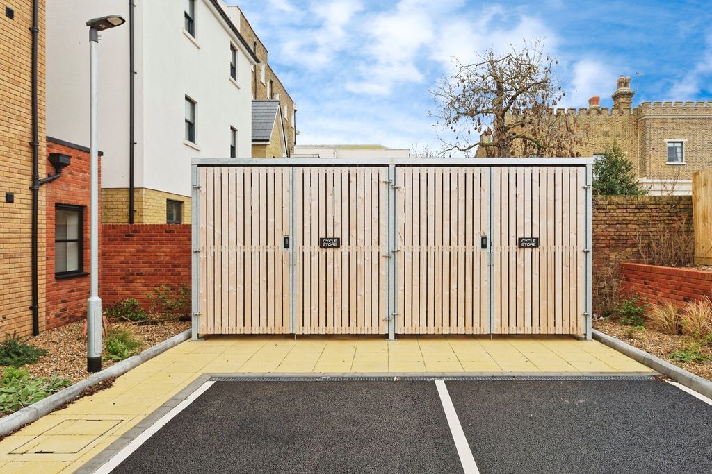 Property photo 3 of 19 Pbox-Img.Jpg