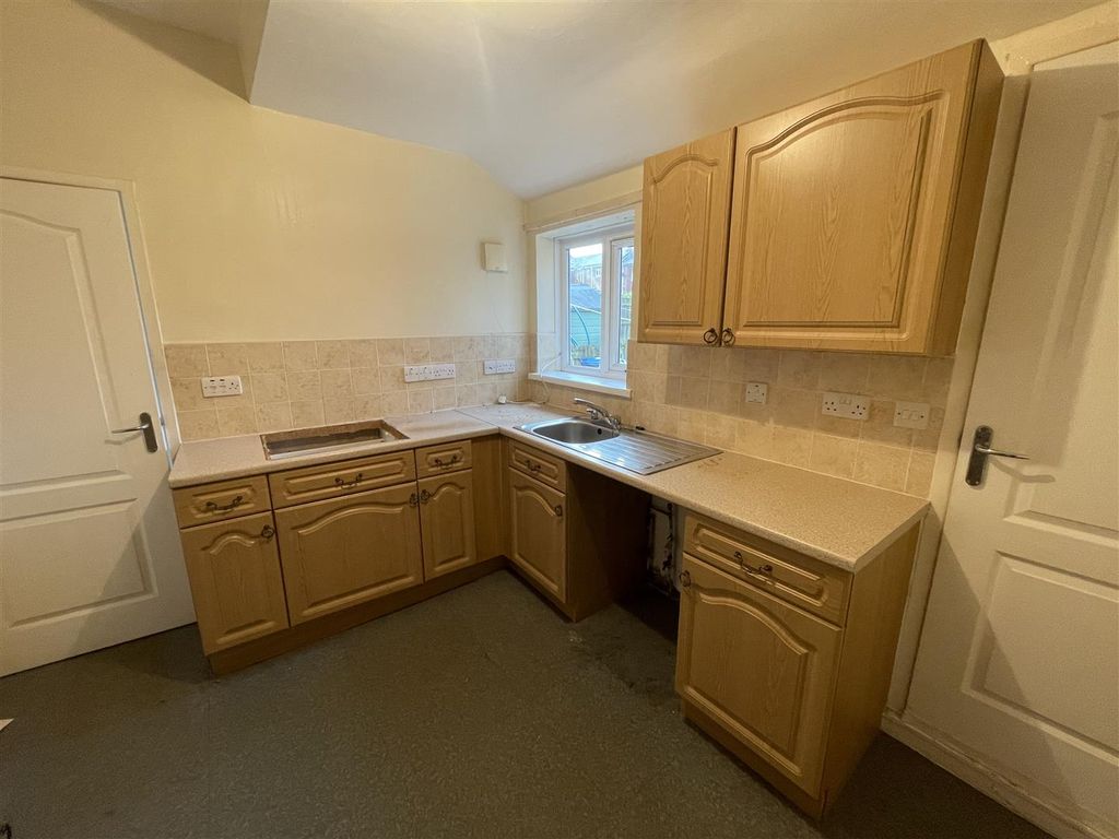 Property photo 3 of 11 17 Cook 9.Jpeg