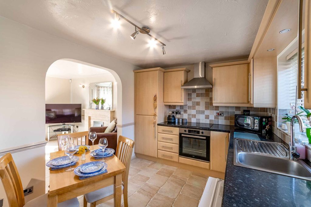 Property photo 2 of 10