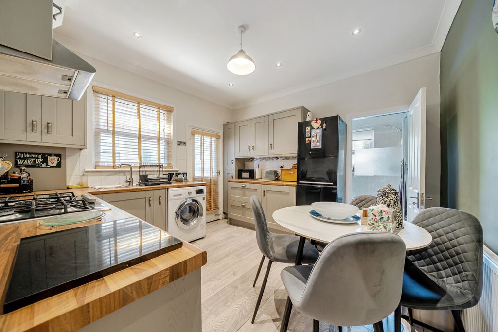 Property photo 2 of 16 1499714-16-6A6A13...