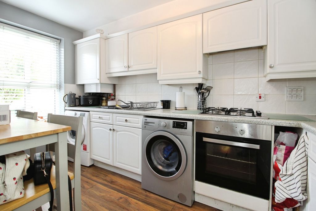 Property photo 3 of 16 Kitchen