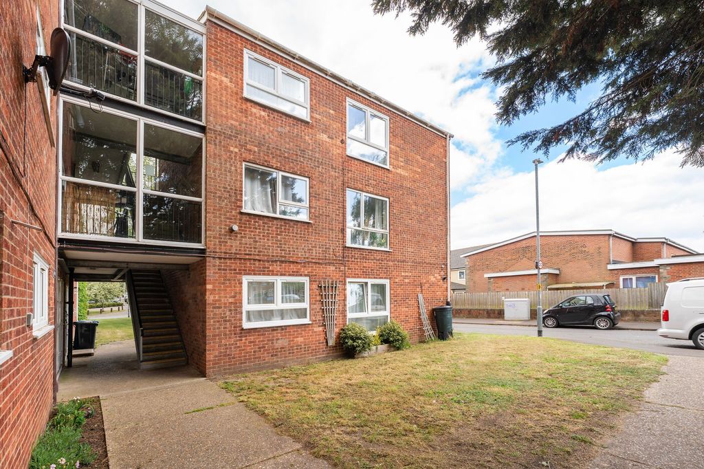 Property photo 1 of 11