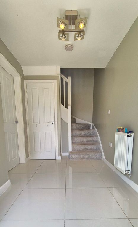 Property photo 2 of 17 Entrance Hallway
