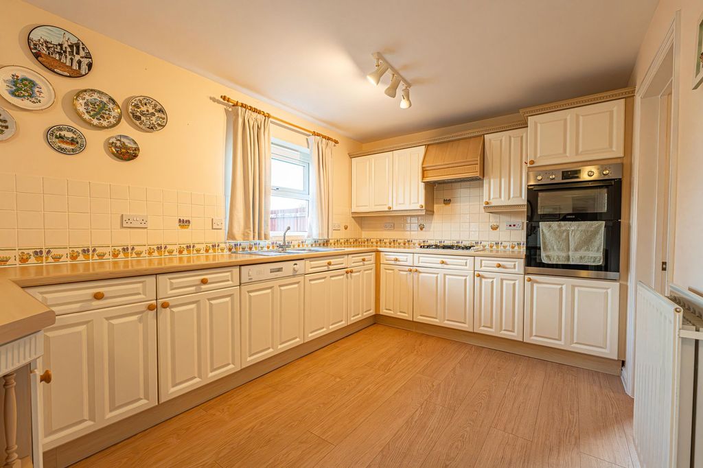 Property photo 2 of 59