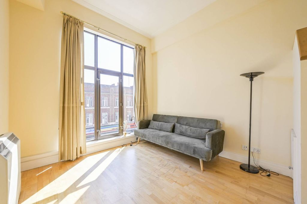 Property photo 1 of 11