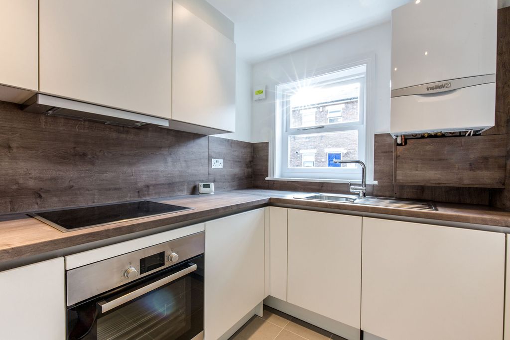 Property photo 1 of 18 Kitchen