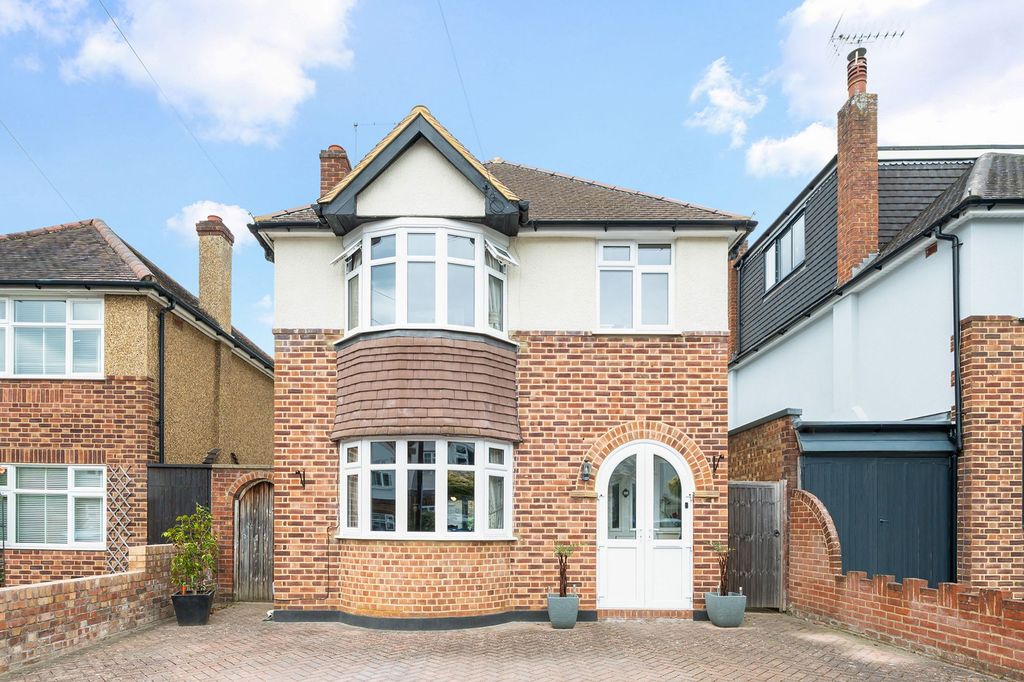 Property photo 1 of 11