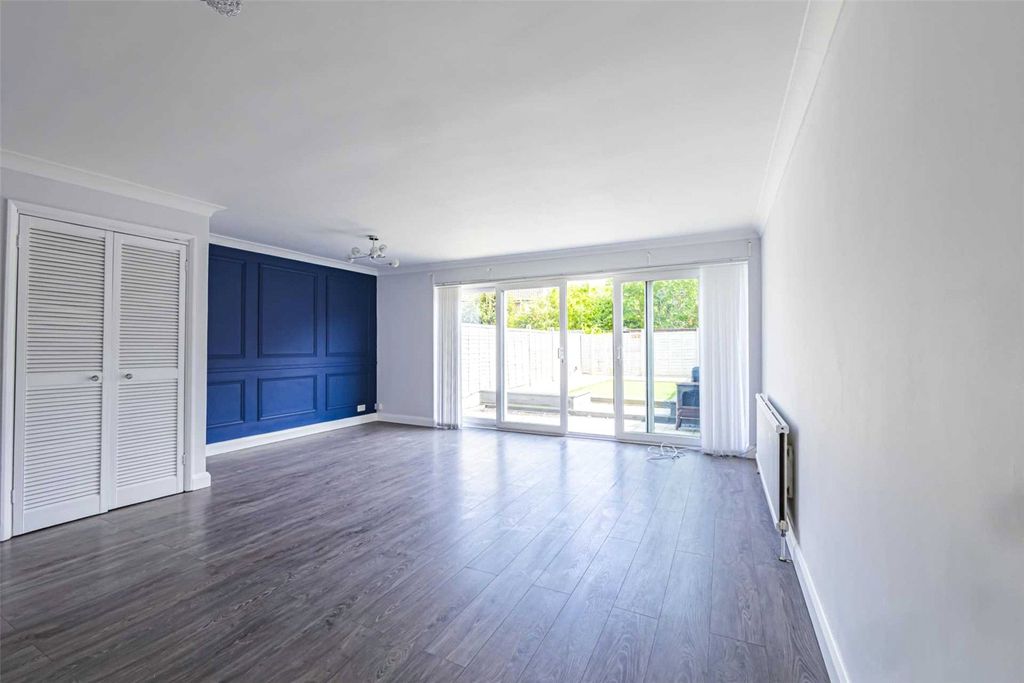 Property photo 2 of 12 Photo