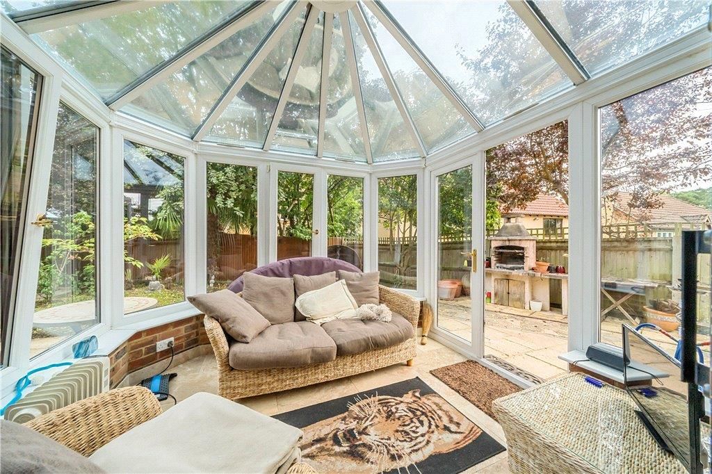 Property photo 3 of 31 Conservatory
