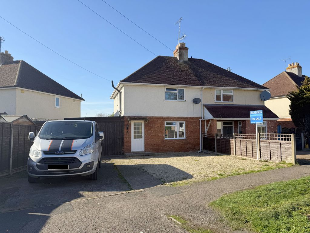 Property photo 1 of 15 3 Bedroom Semi-Detached House