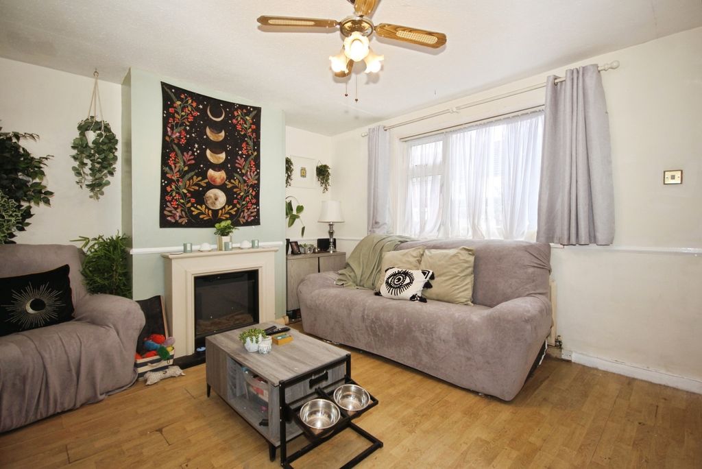 Property photo 2 of 15 Pbox-Img.Jpg