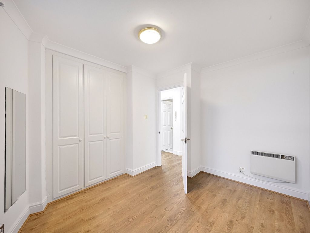 Property photo 3 of 14 Stamford Gate House