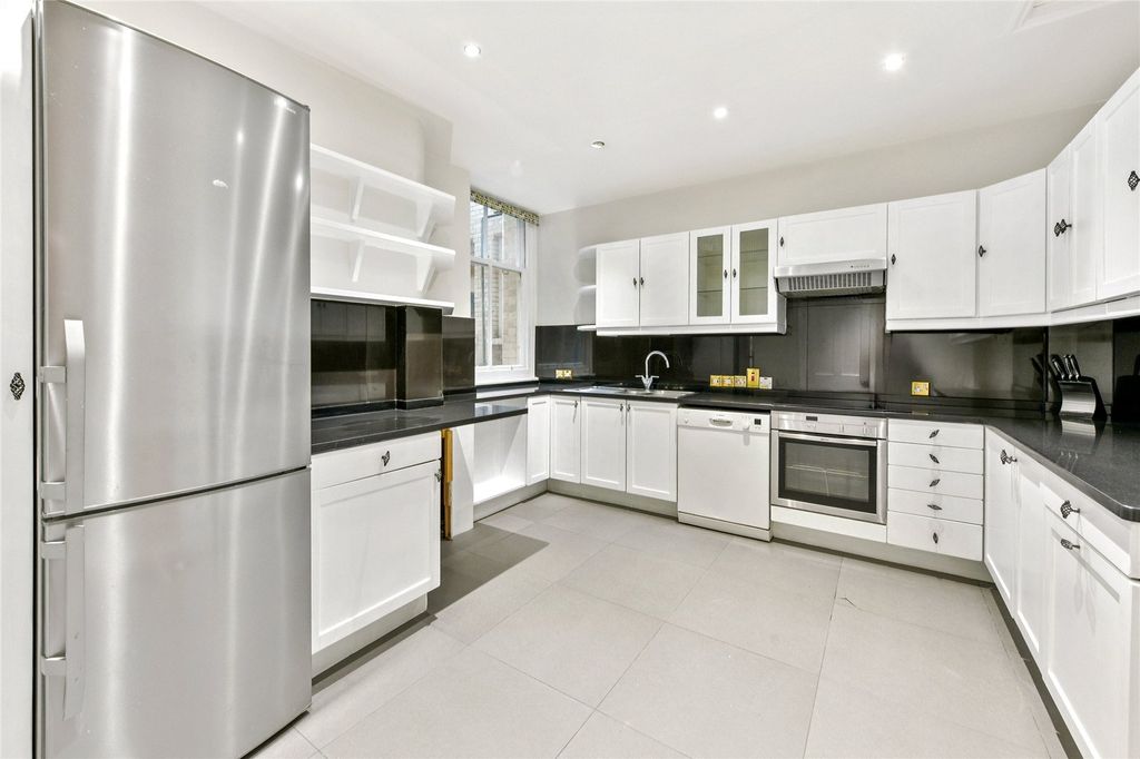 Property photo 3 of 23 Picture No. 03